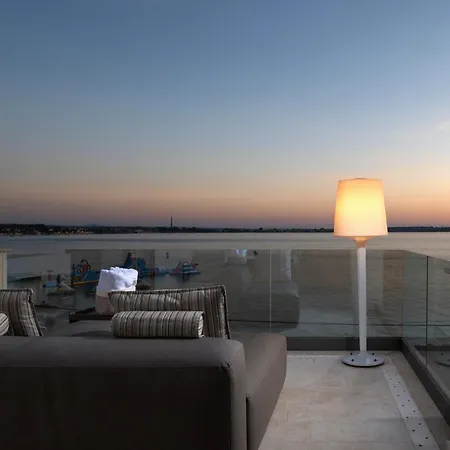 Four Seasons Villa
