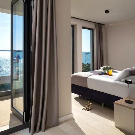 Four Seasons Villa